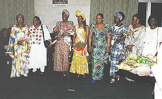 Африканские красавицы в эфиопском посольстве. Четвертая слева - Кристина Коне